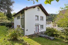 Hauptbild Modernisiert, großzügig, zukunftsorientiert - EFH mit PV-Anlage, Garten & Terrasse in Forbach